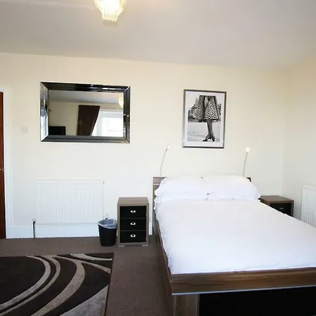 4 Bedroom Maisonette In Clifton 公寓