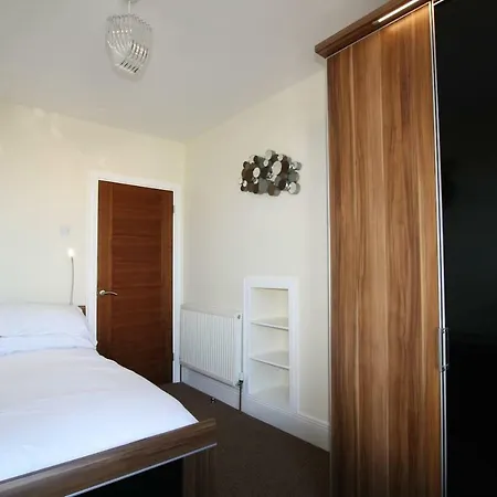 4 Bedroom Maisonette In Clifton 布里斯托